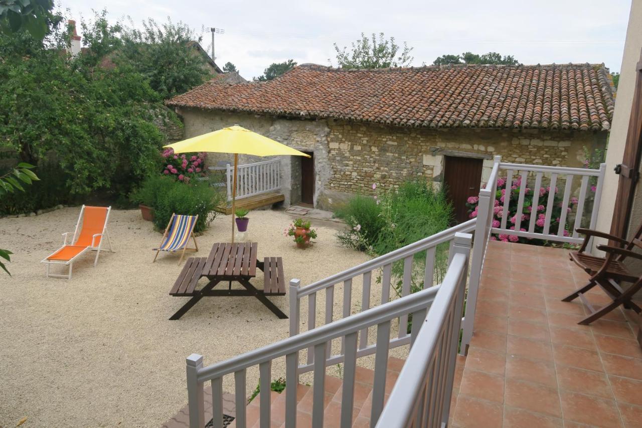 Aux Acacias Villa Braye-sous-Faye Luaran gambar