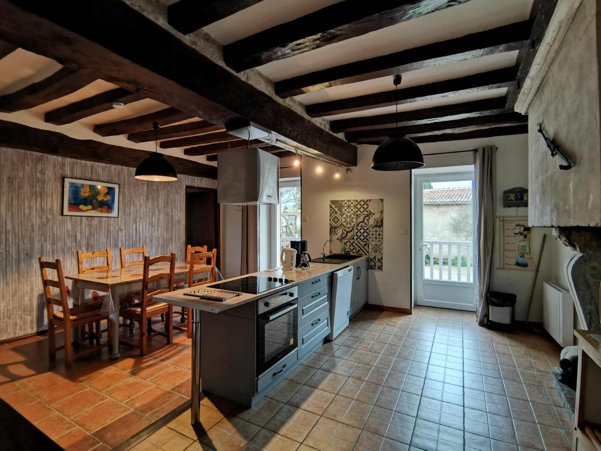 Aux Acacias Villa Braye-sous-Faye Luaran gambar